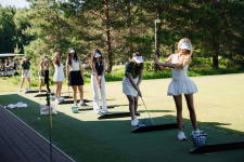CHRISTINA & GOLF MEMBERS CLUB