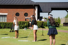 CHRISTINA & GOLF MEMBERS CLUB