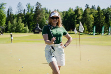 CHRISTINA & GOLF MEMBERS CLUB